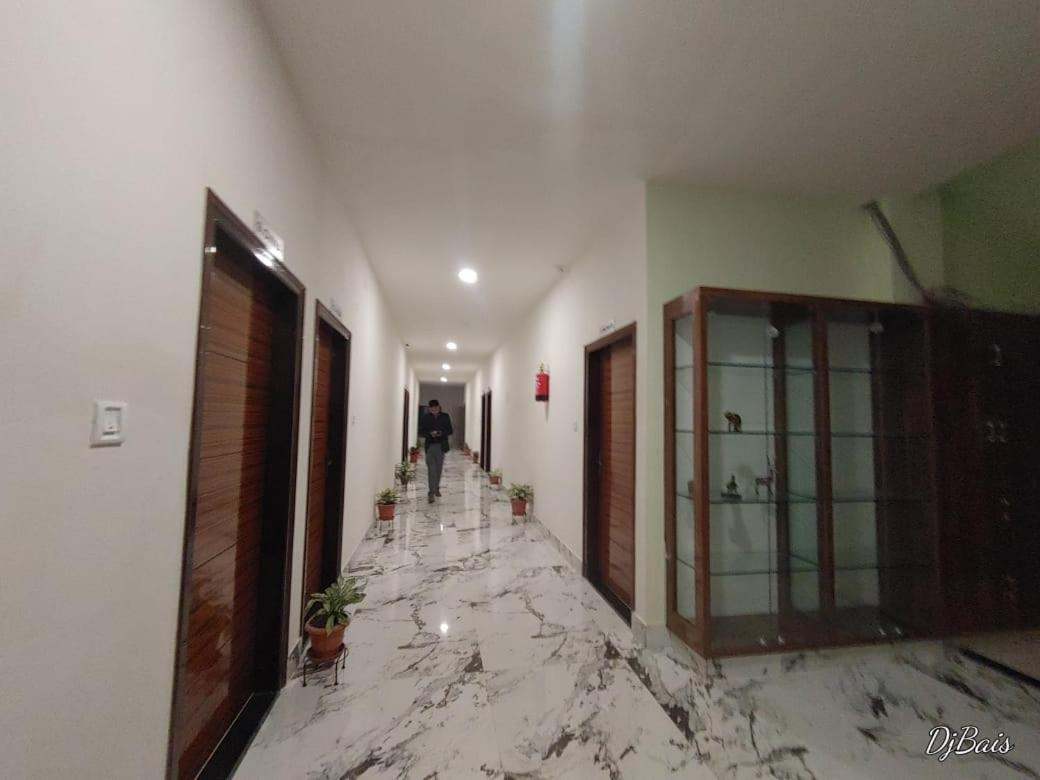 Tierra Hotel Cum Restaurant Казіранґа Екстер'єр фото
