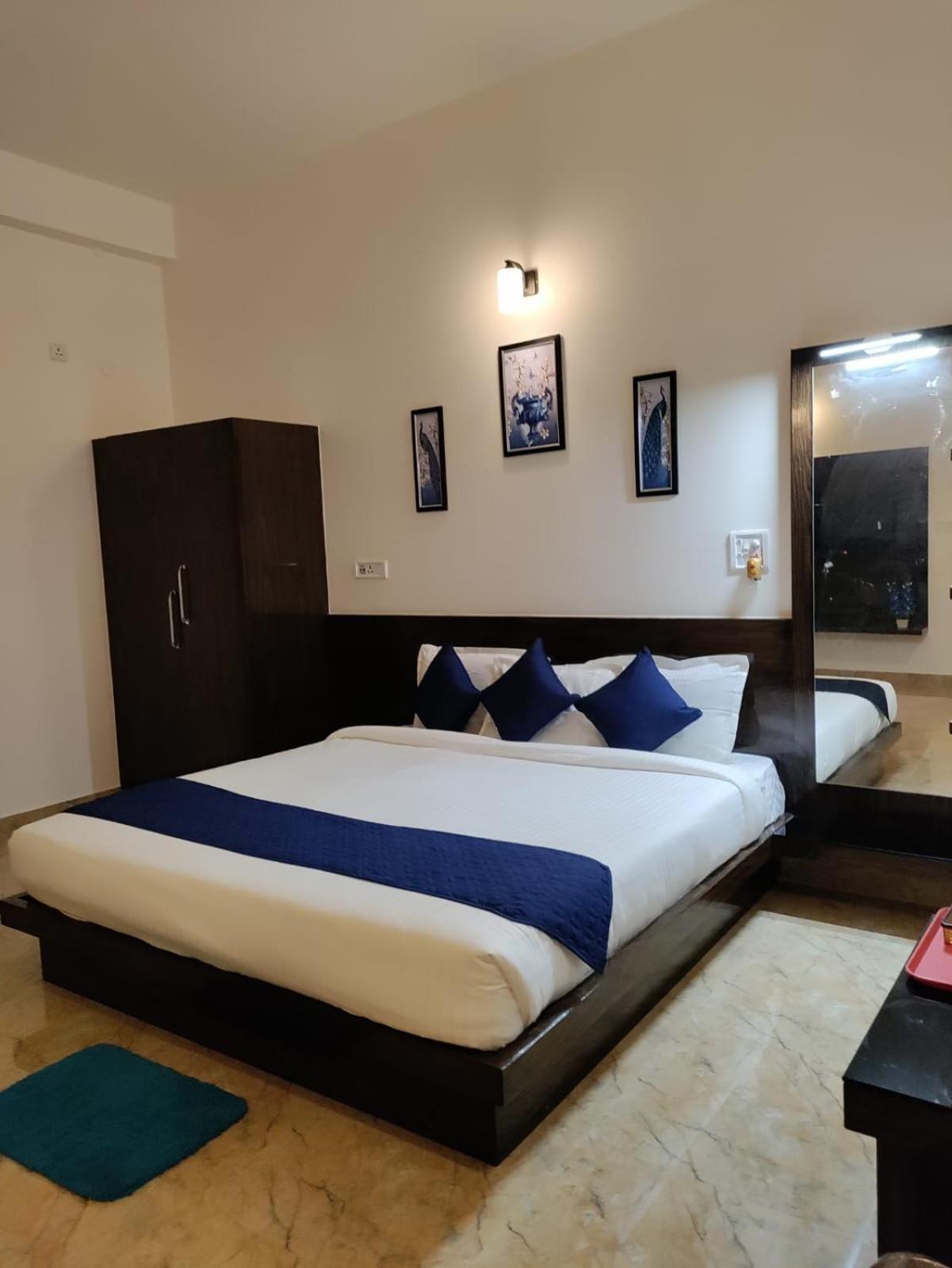 Tierra Hotel Cum Restaurant Казіранґа Екстер'єр фото