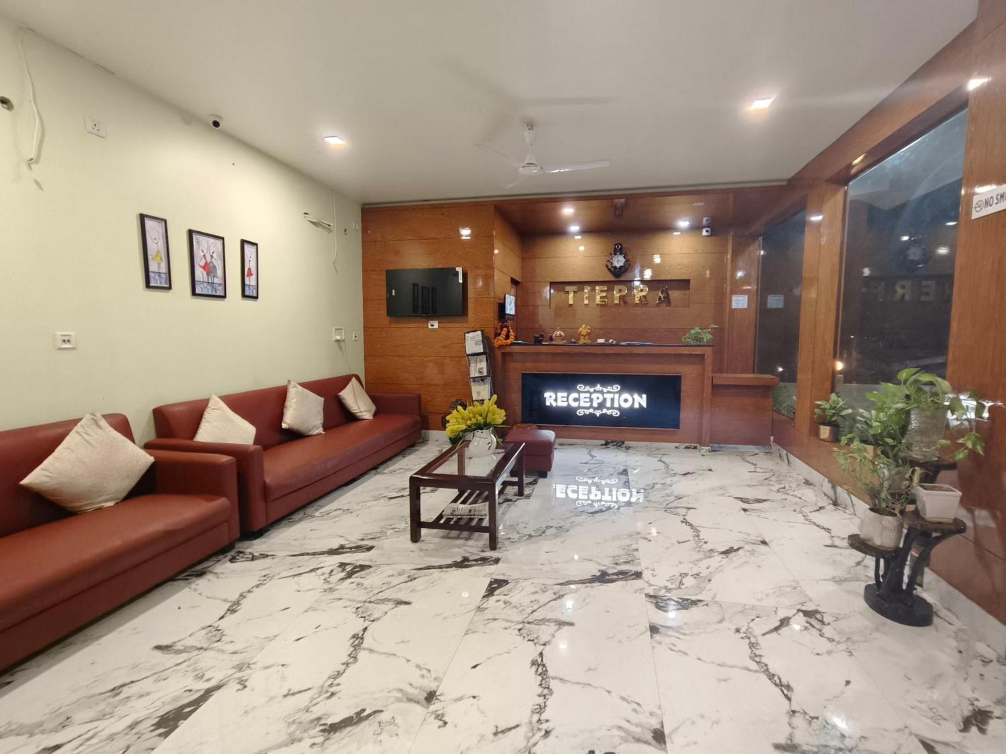 Tierra Hotel Cum Restaurant Казіранґа Екстер'єр фото